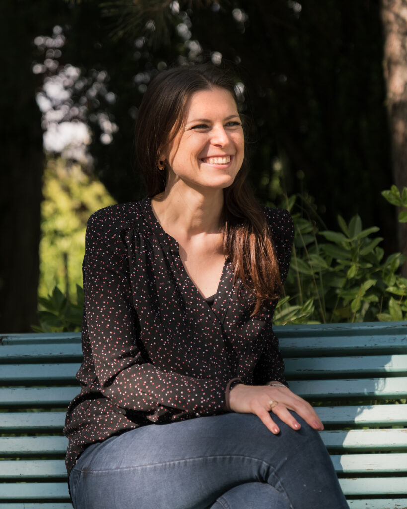 photo de Marie Korostelev, naturopathe et docteur en pharmacie à Rennes, offrant des consultations de bien-être pour un accompagnement global de naturopathie